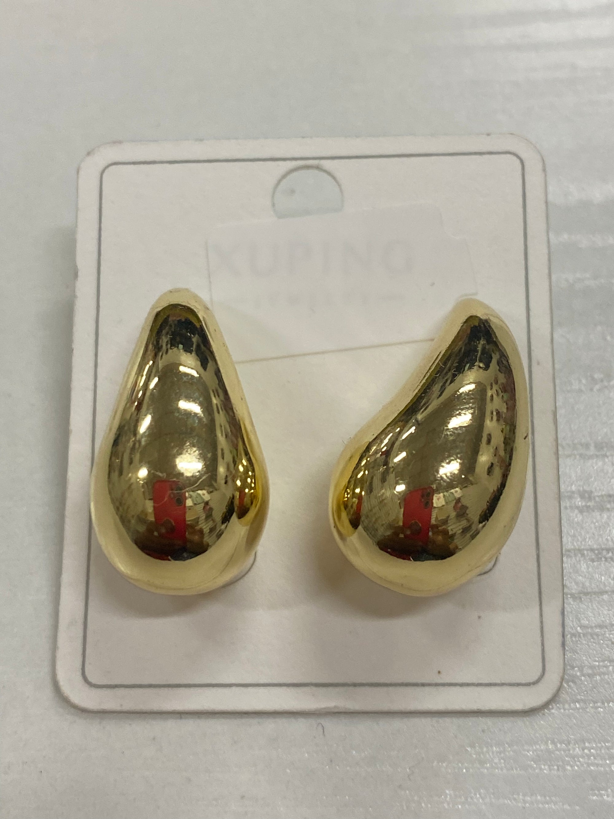 Bonitos aretes en forma de gota realmente ligeros