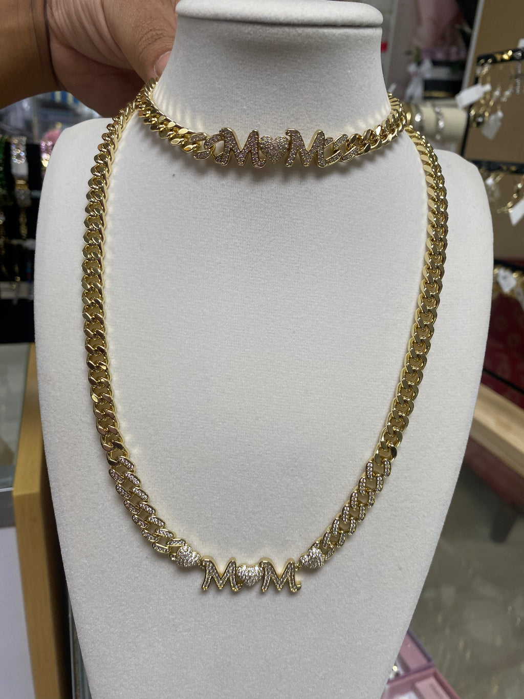Bonito set de cadena y pulcera joyería bañada en oro